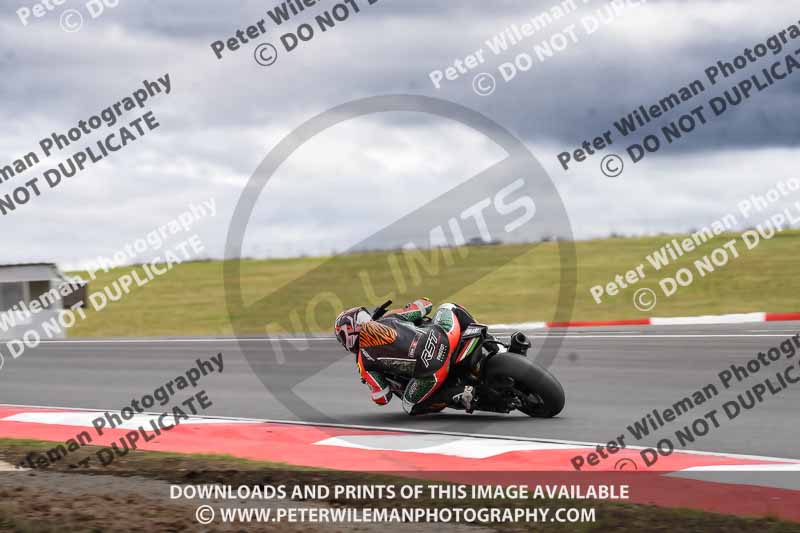 cadwell no limits trackday;cadwell park;cadwell park photographs;cadwell trackday photographs;enduro digital images;event digital images;eventdigitalimages;navarra;no limits trackdays;peter wileman photography;racing digital images;trackday digital images;trackday photos